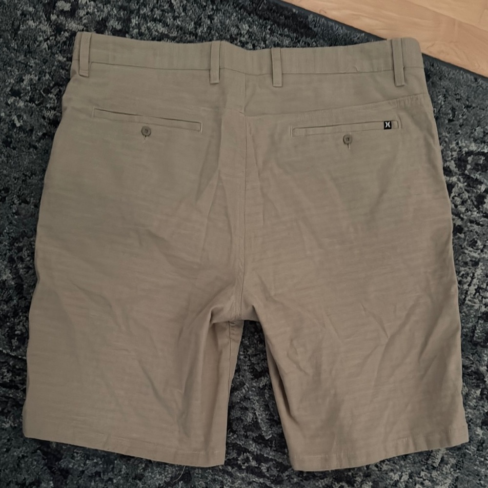 Hurley Tan Shorts - Picture 4 of 5